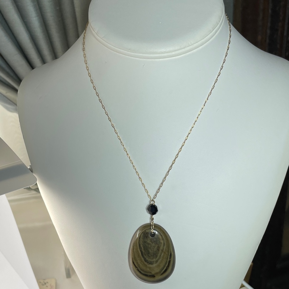 Chic Jasper and Black Agate gemstone pendant necklace.